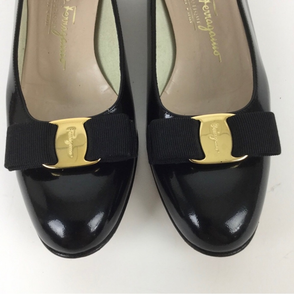 SALVATORE FERRAGAMO Patent Leather VARA III Bows